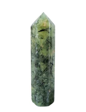Prehniet obelisk