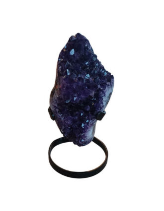 Amethist cluster op standaard